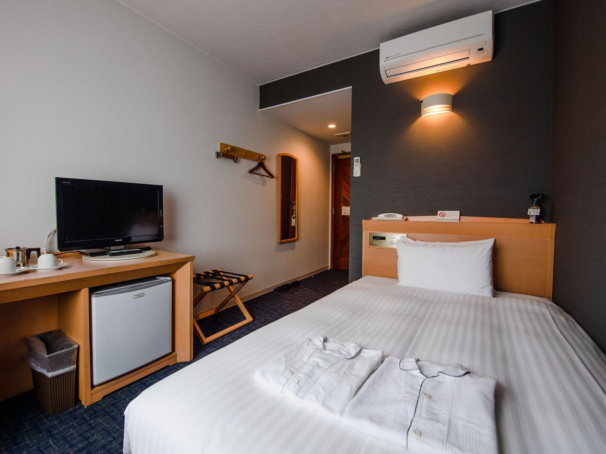 Hotel Azat Naha Exteriör bild